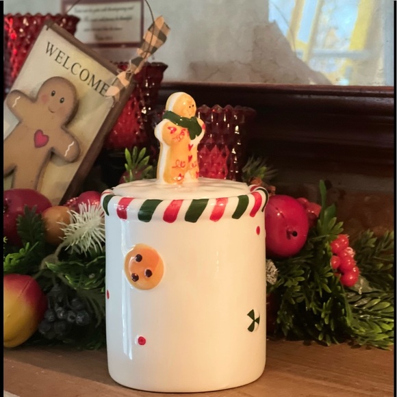 Vintage Christmas Gingerbread Man Sugar Cookie Jar - Picture 3 of 7